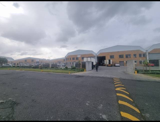 500M² WAREHOUSE TO LET IN PHILIPPI